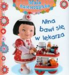 Nina bawi się w lekarza Mała dziewczynka